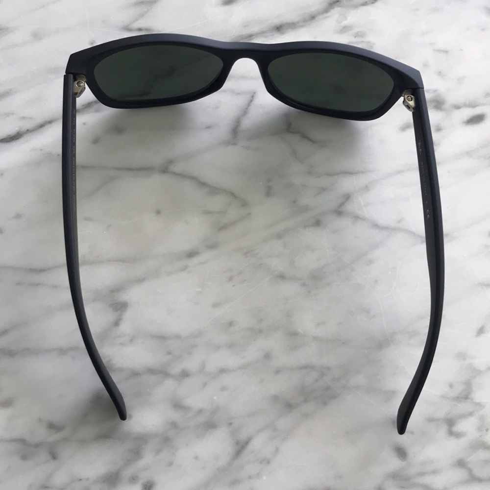 Ray-Ban Wayfarer Sunglasses (NEW) - Polycarbonate - Picture 6 of 9